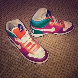 Vintage Nike High Top Court Sneaker